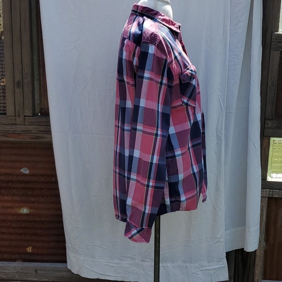 Button-down pink and blue plaid long sleeves size medium - Picture 6 of 10